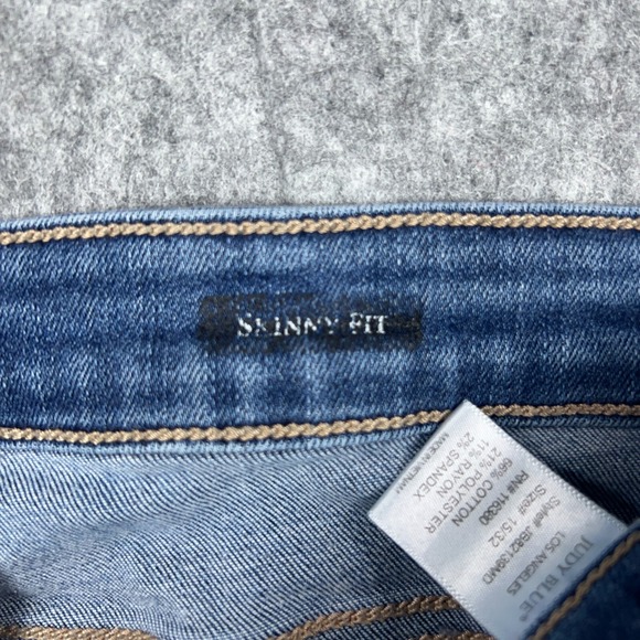 Judy Blue Jeans Womens 15 32‎ Skinny Fit Blue Distressed Raw Hem Stretch Denim - Picture 6 of 14